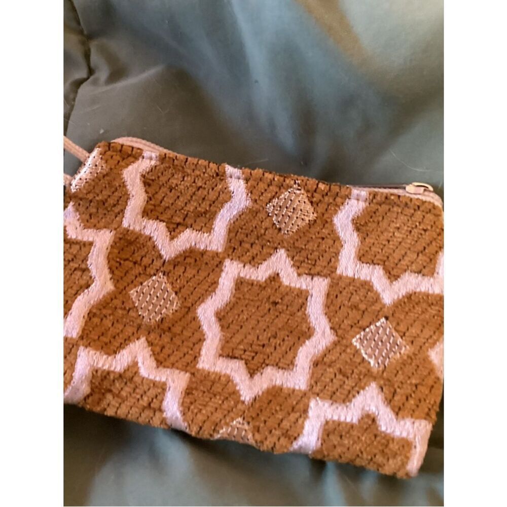 NWOT. Moroccan Mini Purse/Wallet in Woven Gold Tapestry Fabric with Zipper
